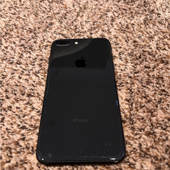 Apple iPhone 8 Plus - Picture 4 of 8